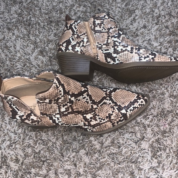 Shoes - Time in true booties